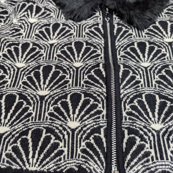 NWT Urban Outfitters Hallie Faux Fur Trim Jacquard Cropped cardigan Small - Picture 5 of 7